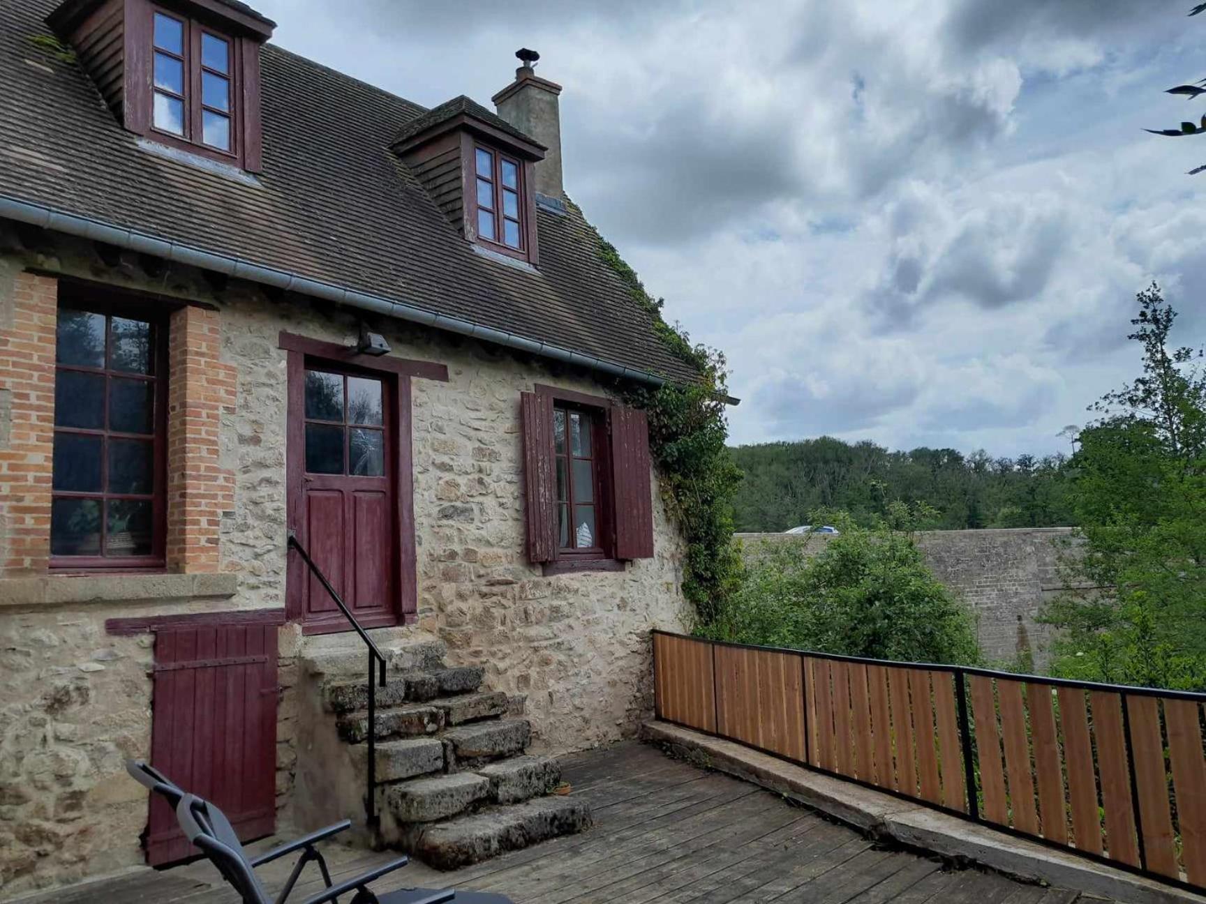 Gite "La Petite" Saint-Benoit-du-Sault Extérieur photo