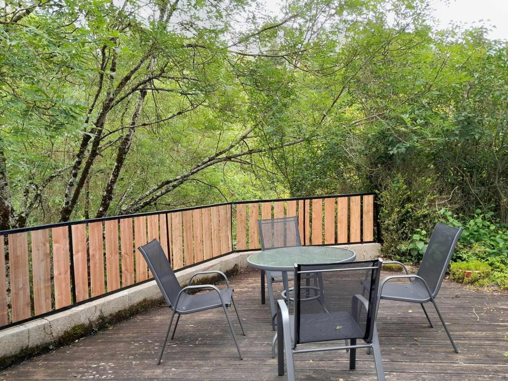 Gite "La Petite" Saint-Benoit-du-Sault Extérieur photo