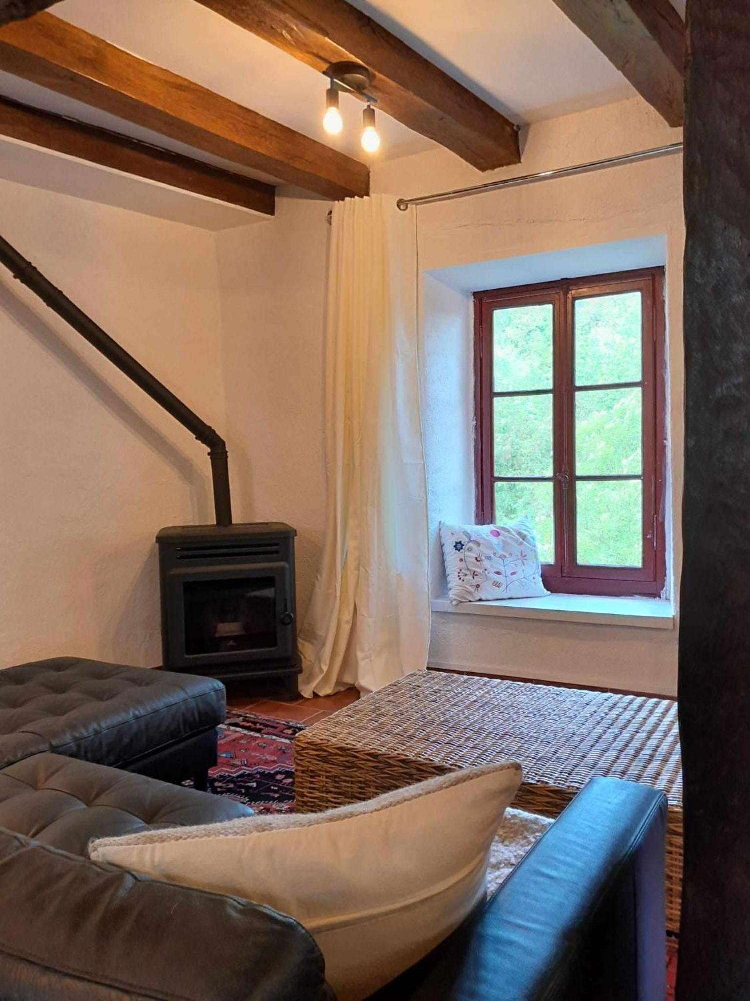 Gite "La Petite" Saint-Benoit-du-Sault Extérieur photo