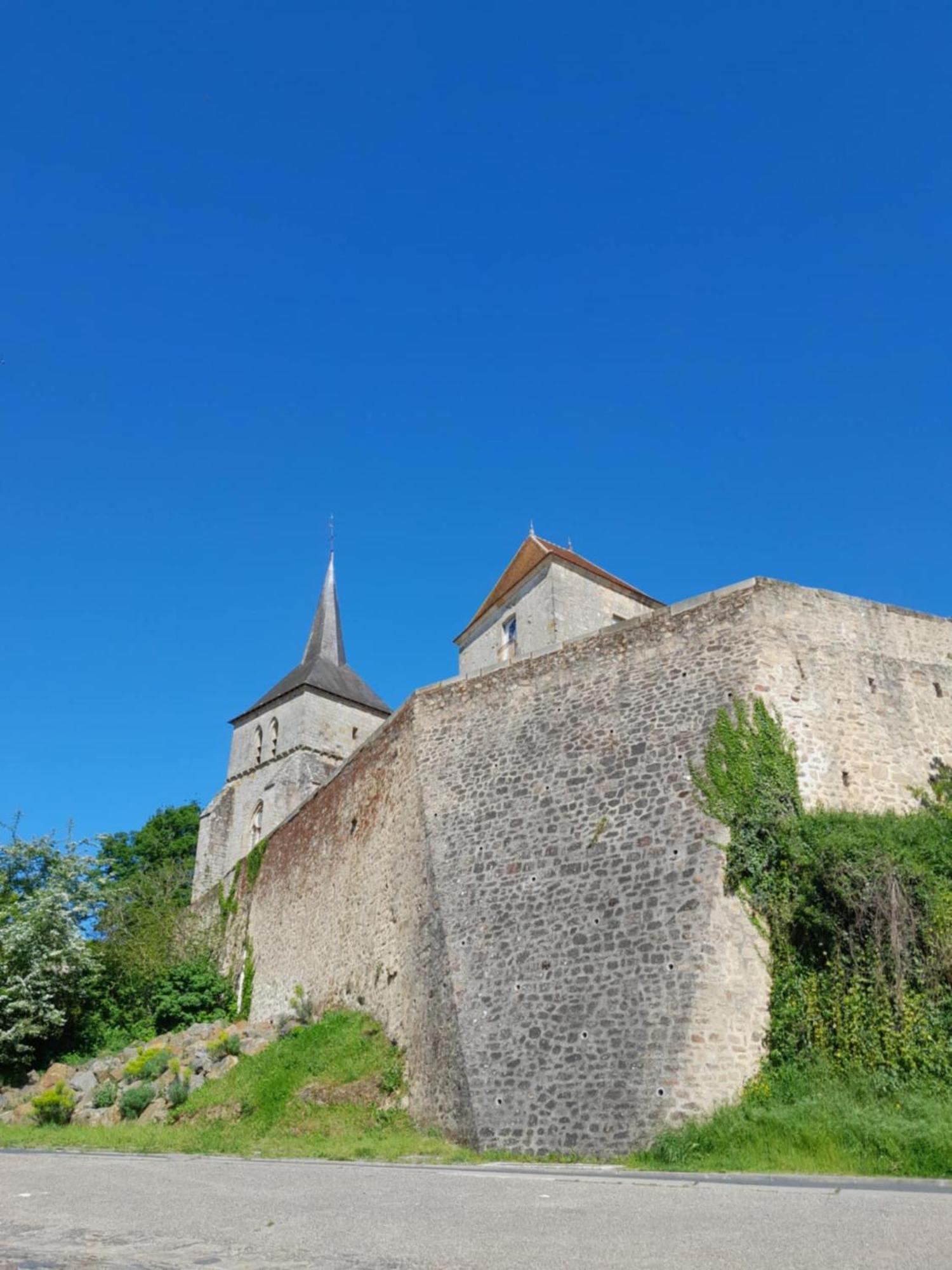Gite "La Petite" Saint-Benoit-du-Sault Extérieur photo