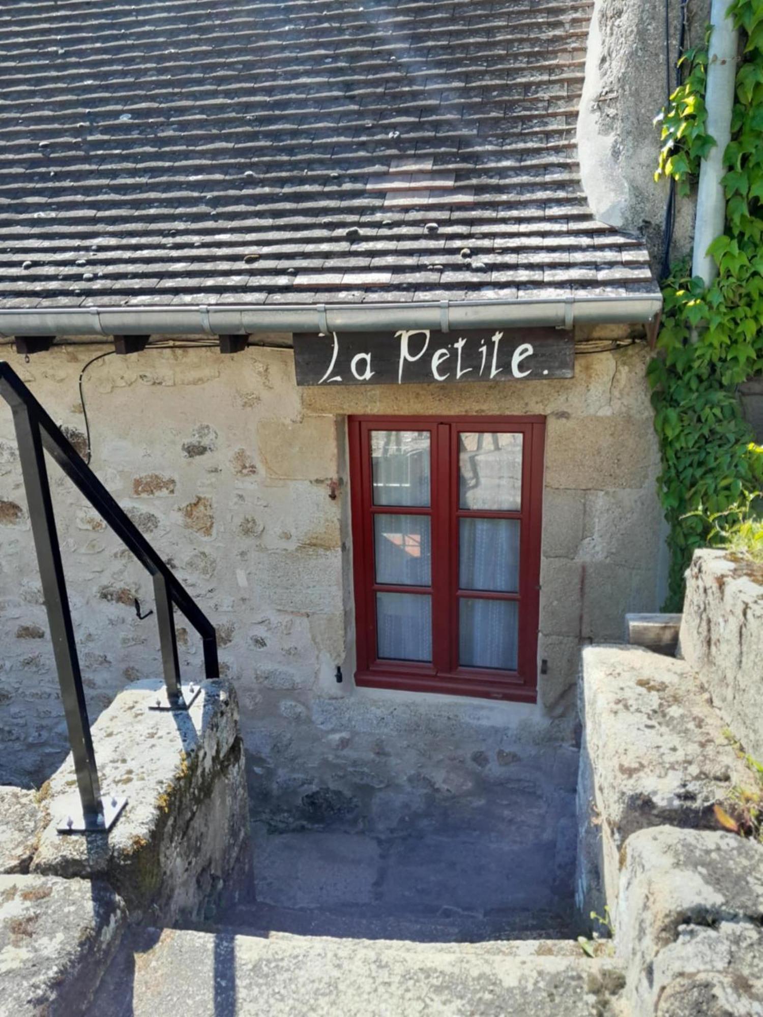 Gite "La Petite" Saint-Benoit-du-Sault Extérieur photo